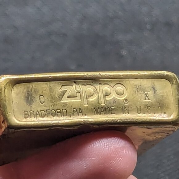 Vintage well worn and loved Marlboro zippo lighter - Picture 7 of 7